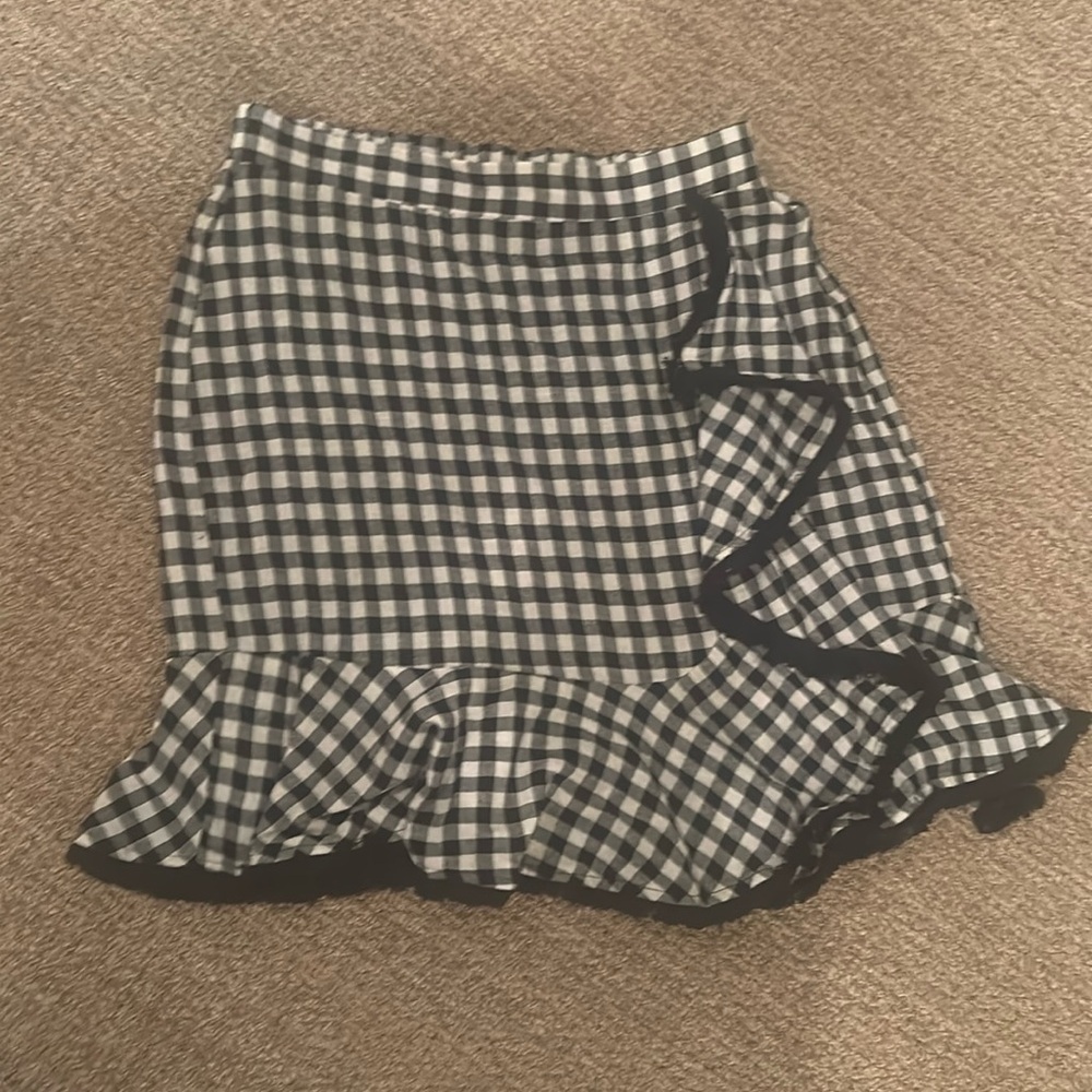 NEW Moon River black and white check skirt Woman’s size med. please see photos